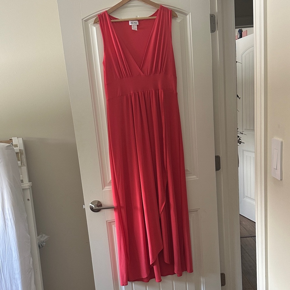 Star Vixen Coral Sleeveless V-Neck Maxi Dress